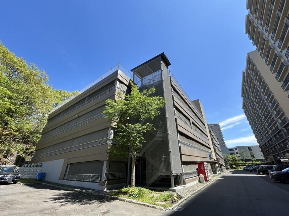 3LDK Apartment for Sale in Atsubetsu, Sapporo - 73.73m² - Thumbnail 2