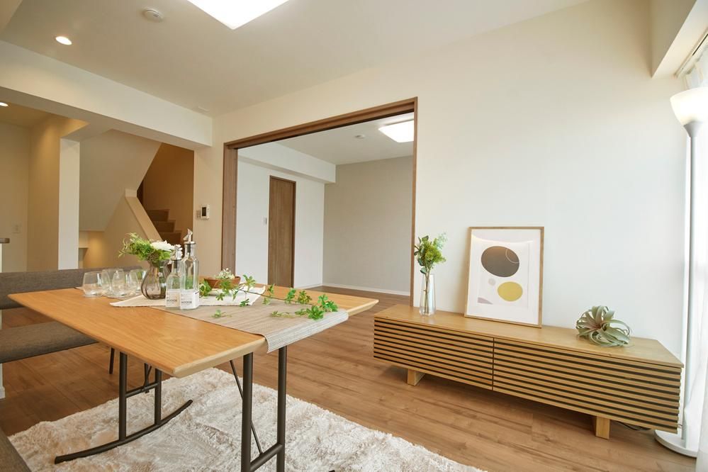 2LDK+S Renovated Apartment in Kawasaki, Saiwai Ward - Thumbnail 3
