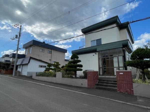 Land for Sale in Minami-ku, Sapporo - 401m² - Thumbnail 3