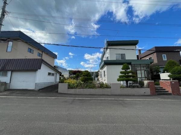Land for Sale in Minami-ku, Sapporo - 401m² - Thumbnail 2