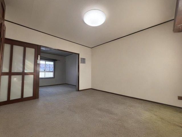 2LDK Apartment for Sale in Yokohama Asahi Ward - 45m² - Thumbnail 3