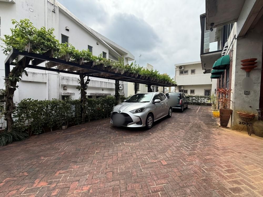 4LDK RC House for Sale in Omoromachi, Naha, Okinawa - 342 sqm - Thumbnail 2