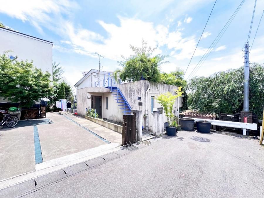 4LDK House in Utsunomiya with 298.58m2 Land - Thumbnail 2
