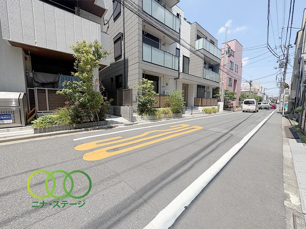 Renovated 2DK Apartment in Toshima, Tokyo - Thumbnail 2