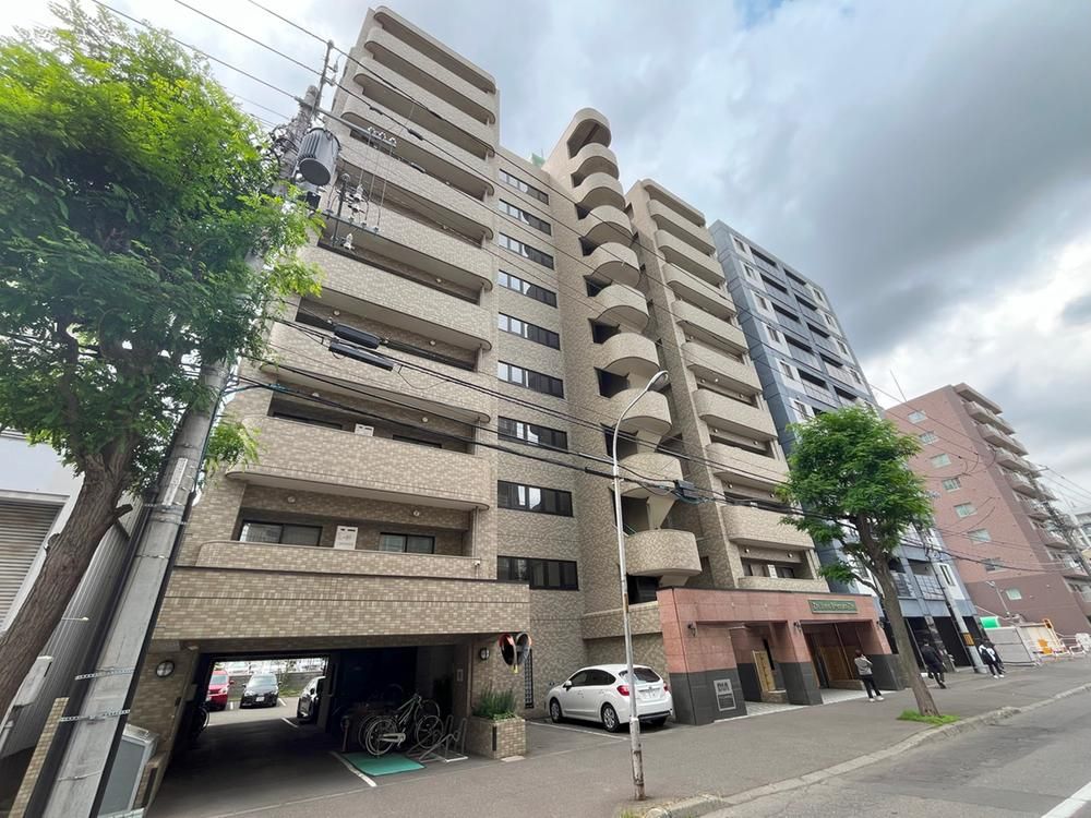 Renovated 3LDK Apartment in Chuo Ward, Sapporo - Thumbnail 2