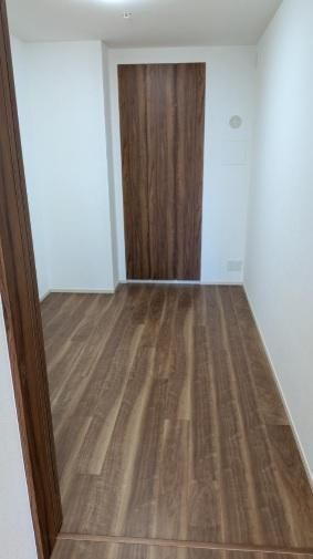 2LDK Apartment for Sale in The Park House Nishi-Shinjuku 60, Tokyo - Thumbnail 4