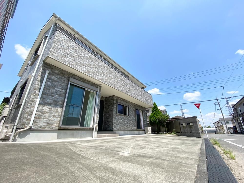 5LDK Two-Generation House for Sale in Akiruno, Tokyo - Thumbnail 2