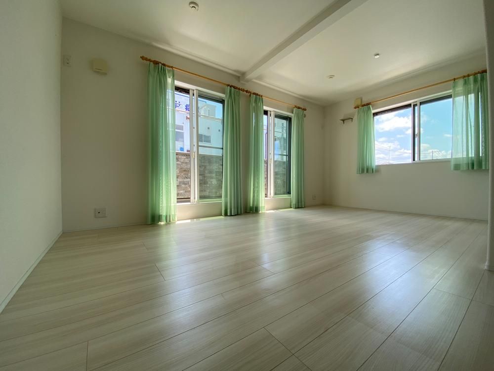 5LDK Two-Generation House for Sale in Akiruno, Tokyo - Thumbnail 4