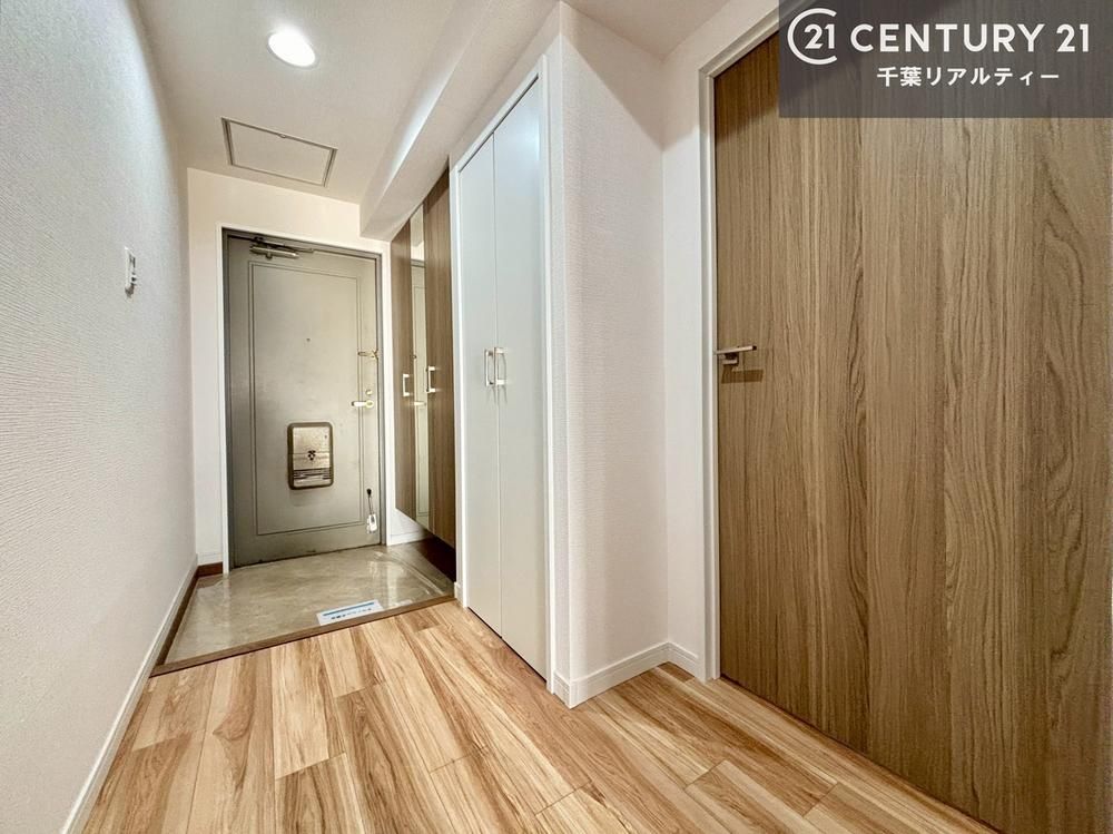 Renovated 1LDK+2S Apartment in Chiba City - 80.79 sqm - Thumbnail 3