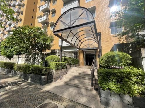 Renovated 3LDK Apartment in Hiroo, Shibuya, Tokyo - Thumbnail 2
