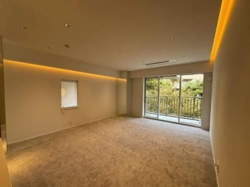 Renovated 3LDK Apartment in Hiroo, Shibuya, Tokyo - Thumbnail 4