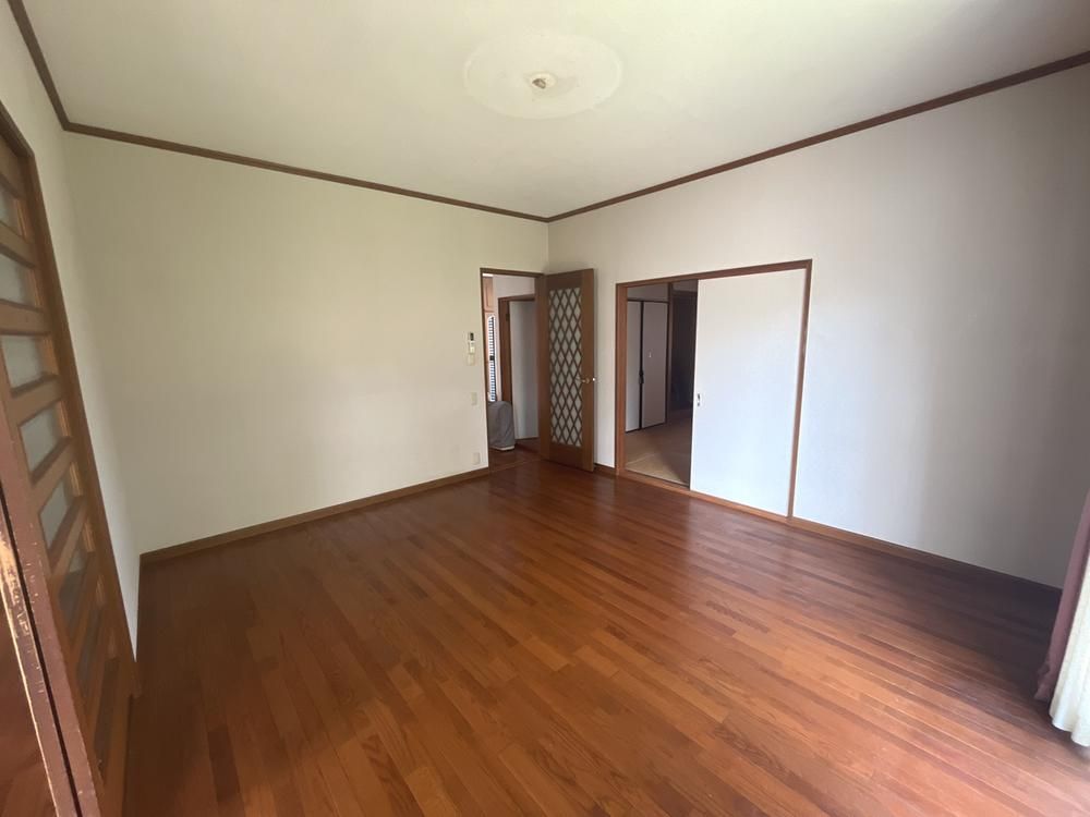 15.8 Million Yen 4LDK House in Toyono, Osaka | 231m² Land - Thumbnail 4