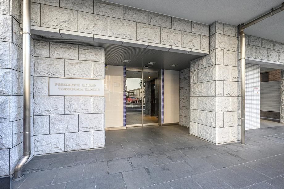 2LDK Apartment for Sale in Naka-ku, Yokohama, 54.03m2 - Thumbnail 3