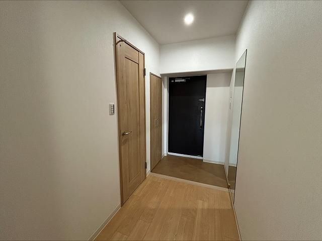 2LDK Apartment for Sale in Moriguchi, Osaka - 19.8M Yen - Thumbnail 3