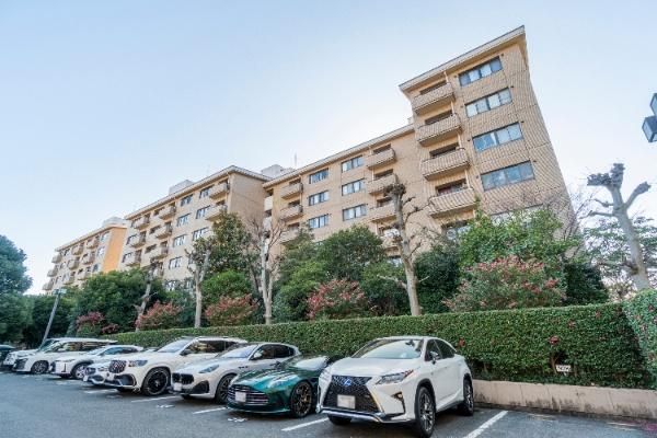 4LDK Apartment for Sale in Hiroo, Shibuya, Tokyo - Thumbnail 2