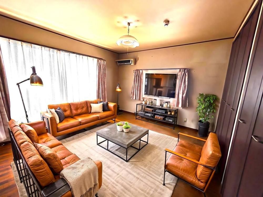 8DK+S House for Sale in Ome City, Tokyo - Corner Lot, 220m2 Land - Thumbnail 4