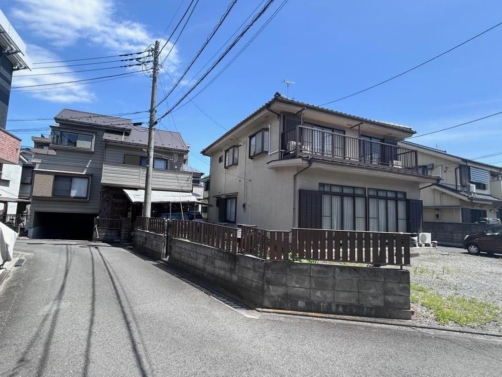 8DK+S House for Sale in Ome City, Tokyo - Corner Lot, 220m2 Land - Thumbnail 2