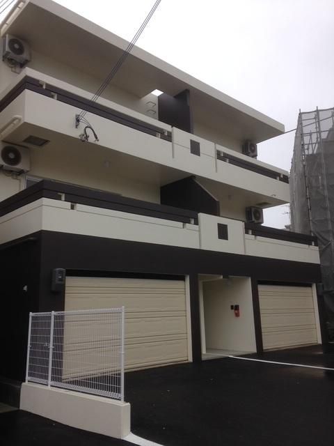 RC 3-Storey Garage House for Sale in Okinawa City, 2LDK - Thumbnail 3