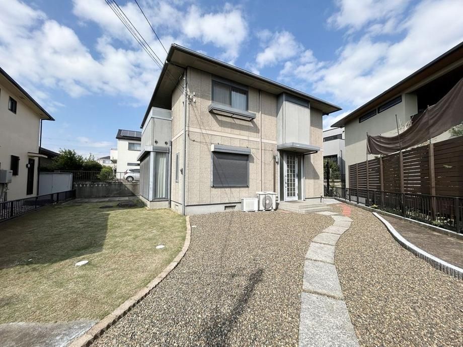 Spacious 4LDK House in Funabashi with 105 Tsubo Land - Thumbnail 3
