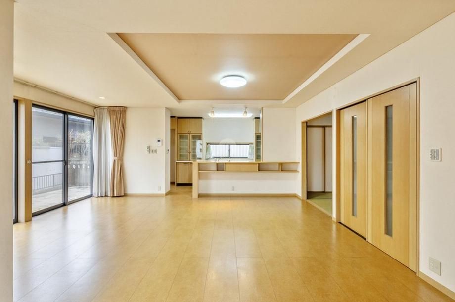 Spacious 4LDK House in Funabashi with 105 Tsubo Land - Thumbnail 4