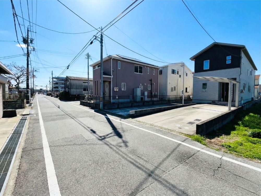 5-Bedroom Duplex House with Solar Panels for Sale in Kariya - Thumbnail 3
