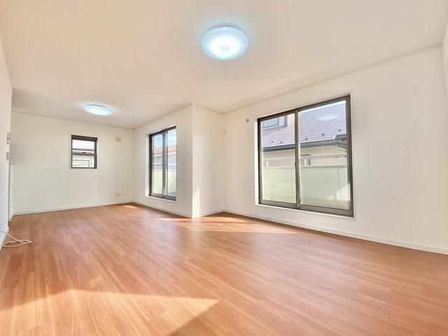 4LDK House for Sale in Kawaguchi with Built-in Garage - Thumbnail 4