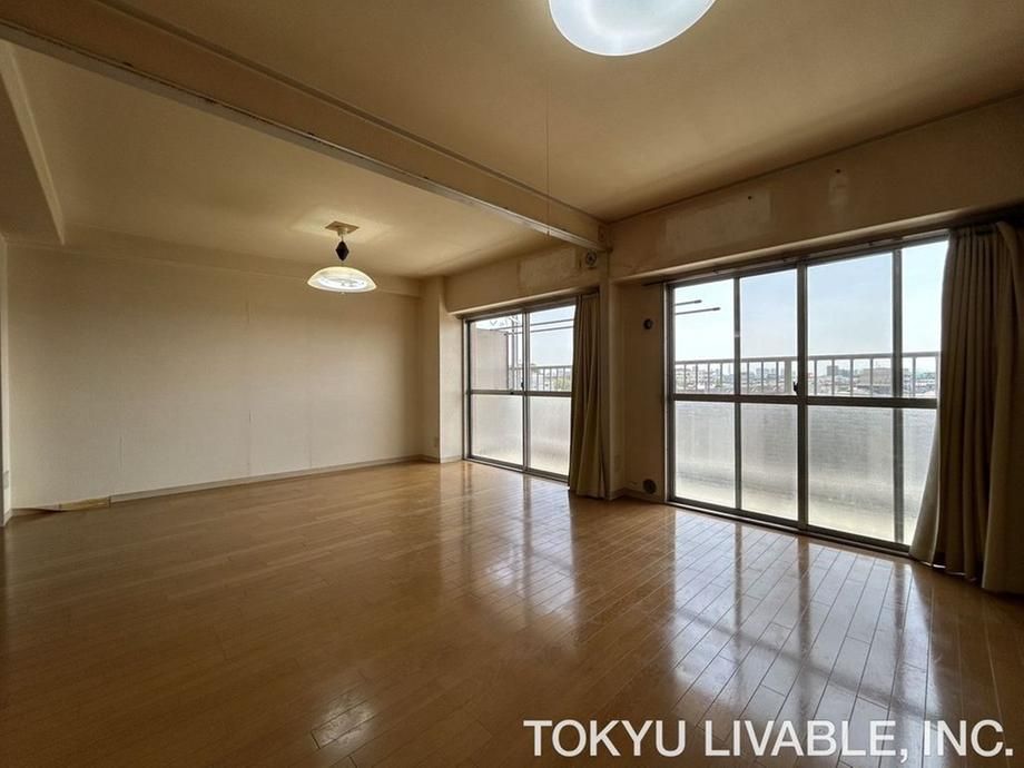 2LDK Condominium for Sale in Saitama City, Saitama Prefecture - Thumbnail 2
