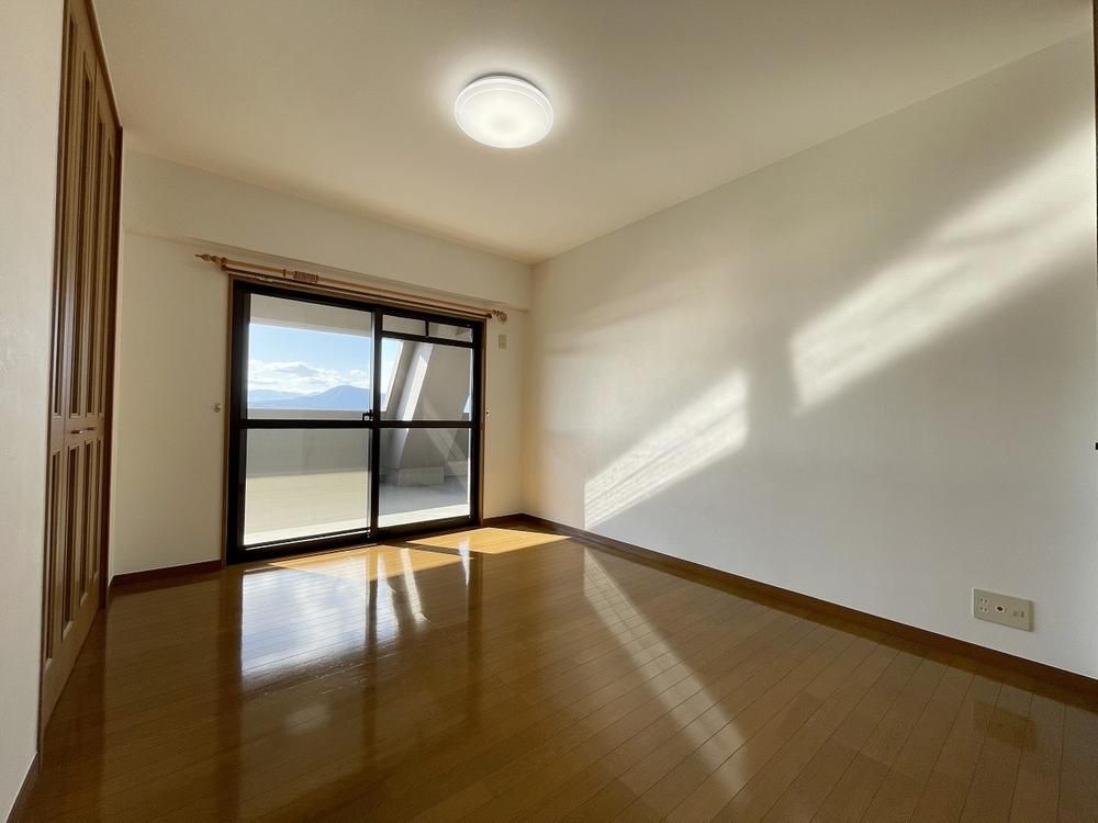 5LDK Apartment for Sale in Oita City with Large Balcony - Thumbnail 2