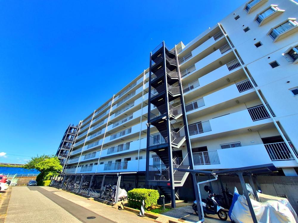 3LDK Apartment for Sale in Funabashi, Chiba Near Funabashi Hōten Station - Thumbnail 2