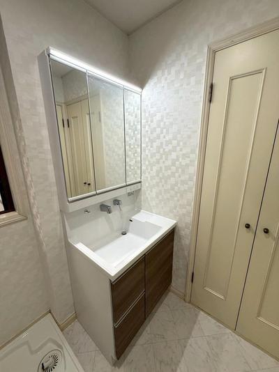 Renovated 3LDK+S House in Minami-ku, Hiroshima - 31.8M Yen — Bathroom, Minami, Hiroshima