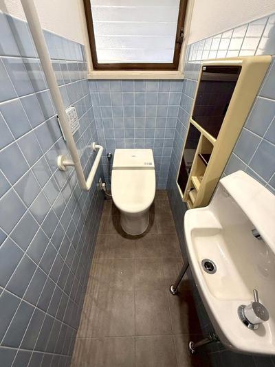 Renovated 3LDK+S House in Minami-ku, Hiroshima - 31.8M Yen — Toilet, Minami, Hiroshima