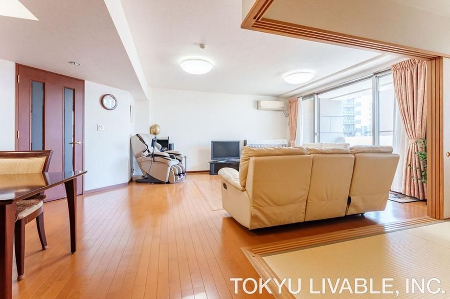 Spacious 3LDK+S Corner Apartment Near Funabashi Station, Chiba - Thumbnail 4