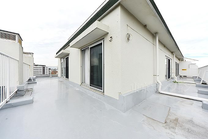 3LDK Apartment for Sale in Suginami, Tokyo – 91.49m2 with Balcony - Thumbnail 2