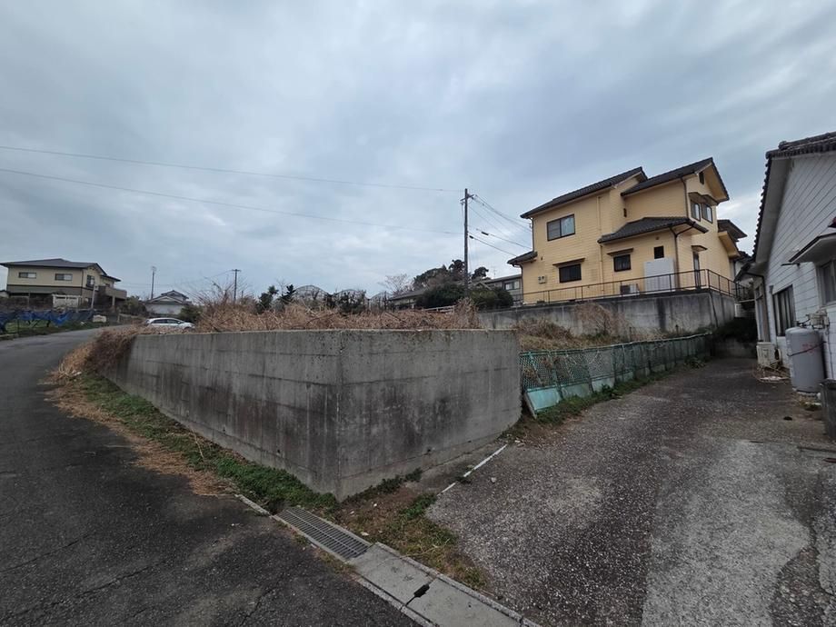 298m2 Residential Land for Sale in Hiji Town, Oita - Thumbnail 2