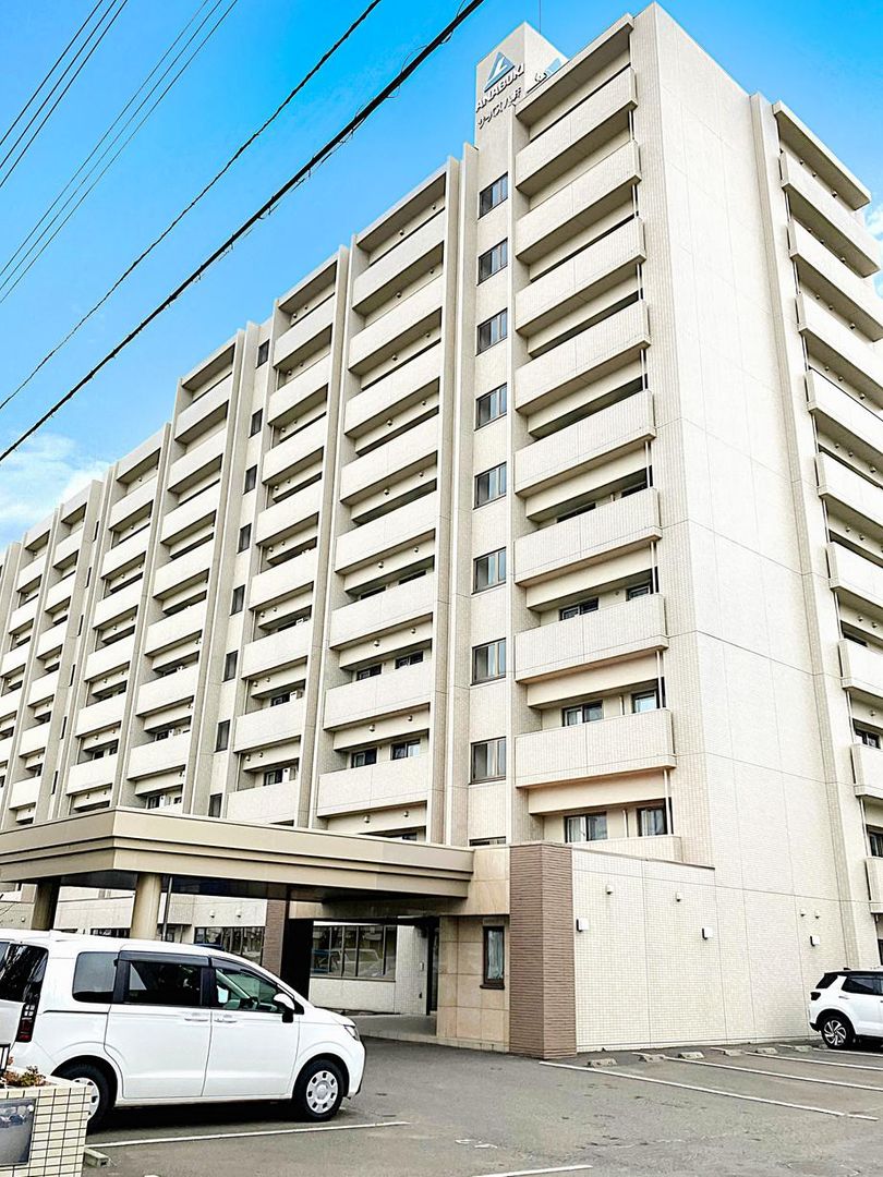 Renovated 3LDK Apartment Near Hachiken Station, Sapporo - Thumbnail 2