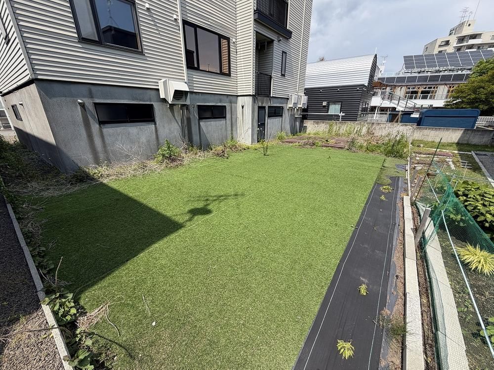 Spacious 5LDK 2-Family House in Sapporo Toyohira 387m2 - Thumbnail 2