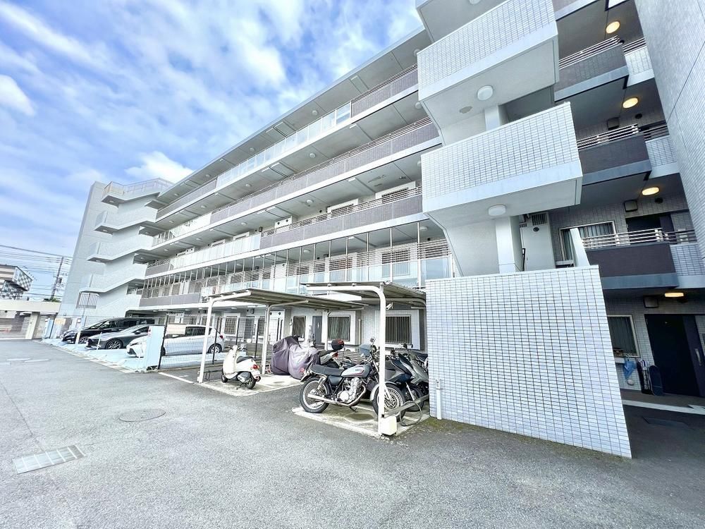 3LDK Apartment in Yamato, Kanagawa - 74.87 sqm - South Facing - Thumbnail 3