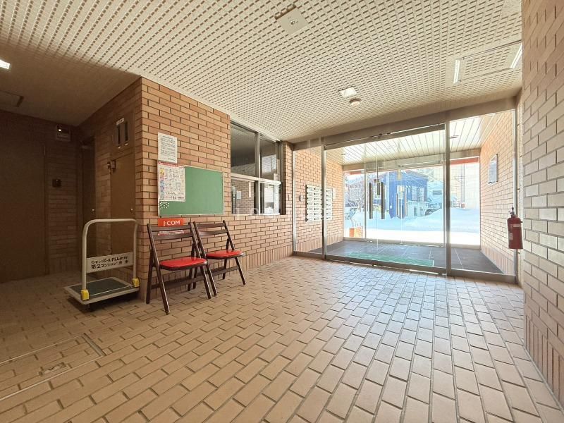 Renovated 3LDK Apartment in Chuo-ku, Sapporo - 72.59m2 - Thumbnail 3