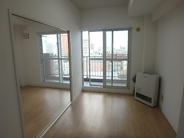 2LDK Apartment for Sale in Kita Ward, Sapporo - 44.81m² - Thumbnail 3