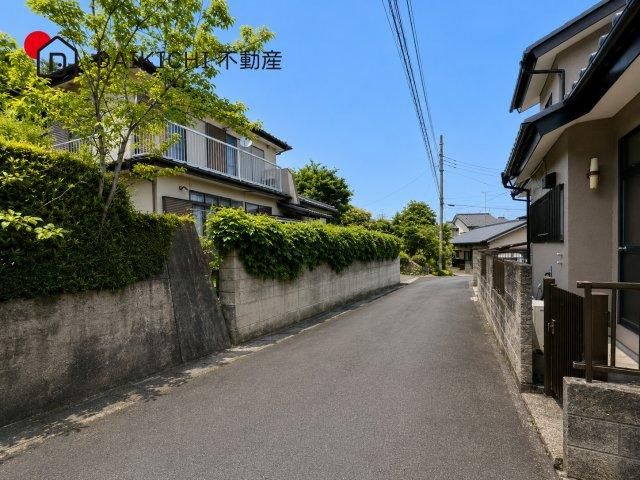 3LDK House for Sale in Moroyama, Saitama - 165m² Land - Thumbnail 3