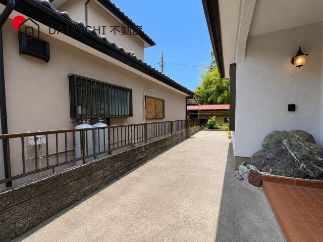 3LDK House for Sale in Moroyama, Saitama - 165m² Land - Thumbnail 4