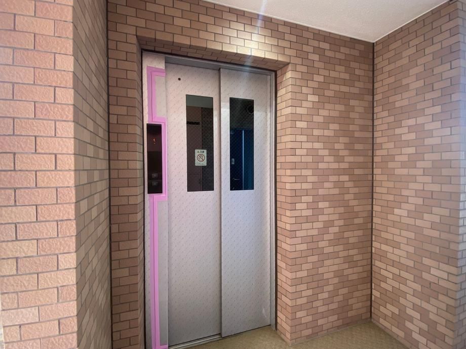 Renovated 3LDK Apartment Near Kakiō Station, Kawasaki - Thumbnail 2