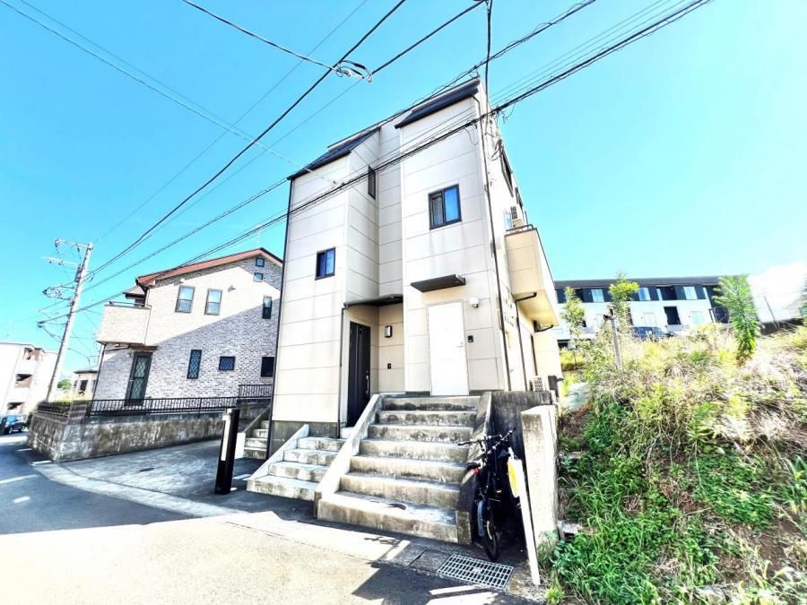 4LDK House for Sale in Hadano, Kanagawa - 164m2 - Thumbnail 2