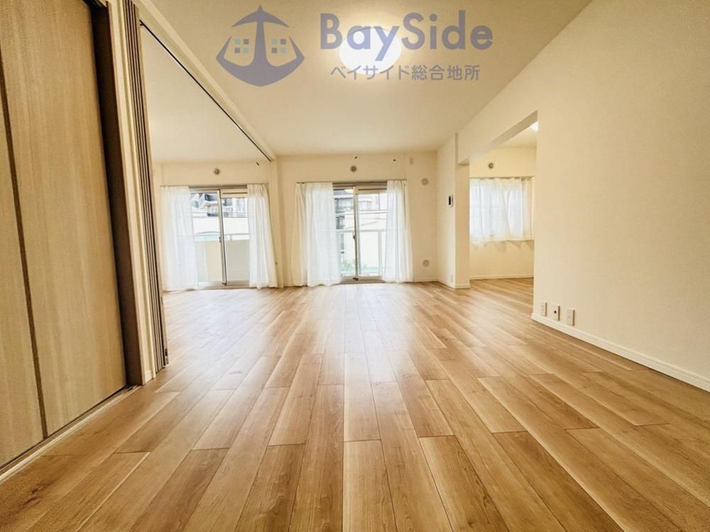 Renovated 2LDK Apartment in Kugenuma Kaigan, Fujisawa - Thumbnail 3