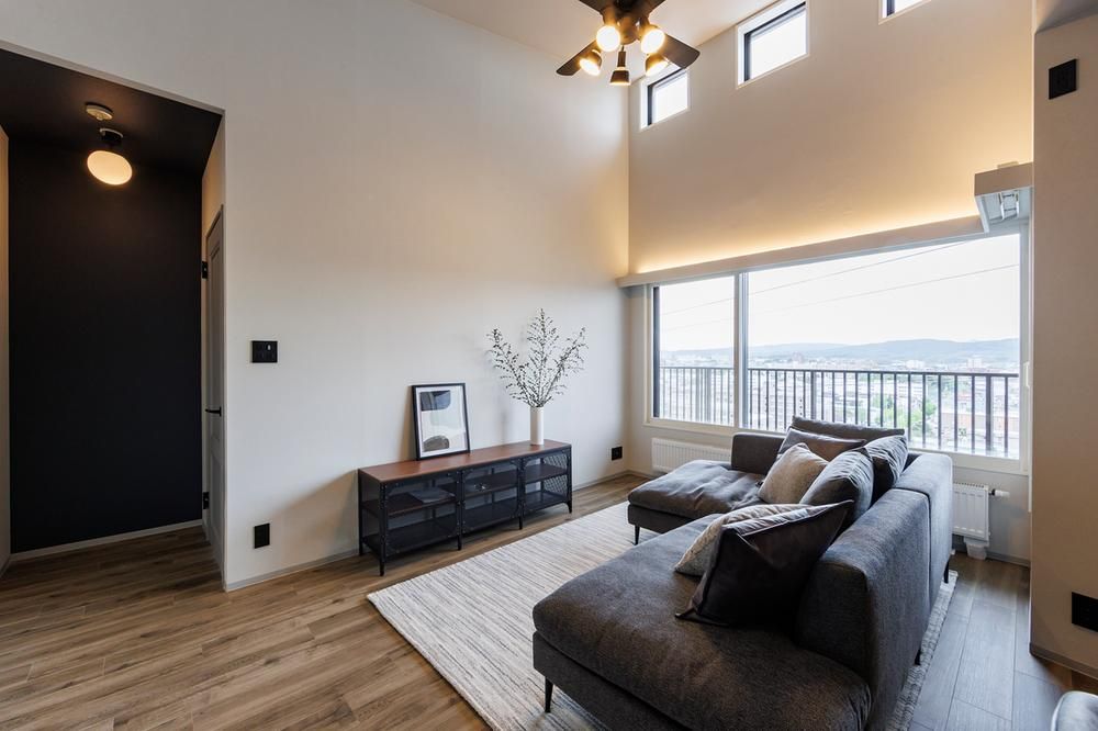 Designer Renovated 3LDK Apartment in Sapporo's Kiyota Ward - Thumbnail 3