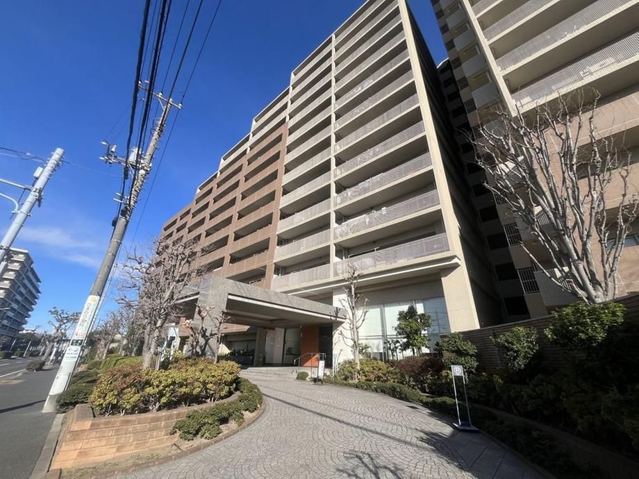 Cosmo the Parks Funabashi 4LDK Apartment for Sale in Chiba - Thumbnail 2