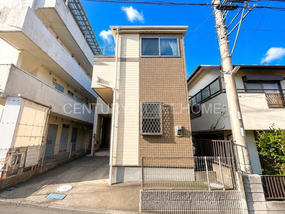 Renovated 4LDK House for Sale Near Kakiō Station in Kawasaki - Thumbnail 2