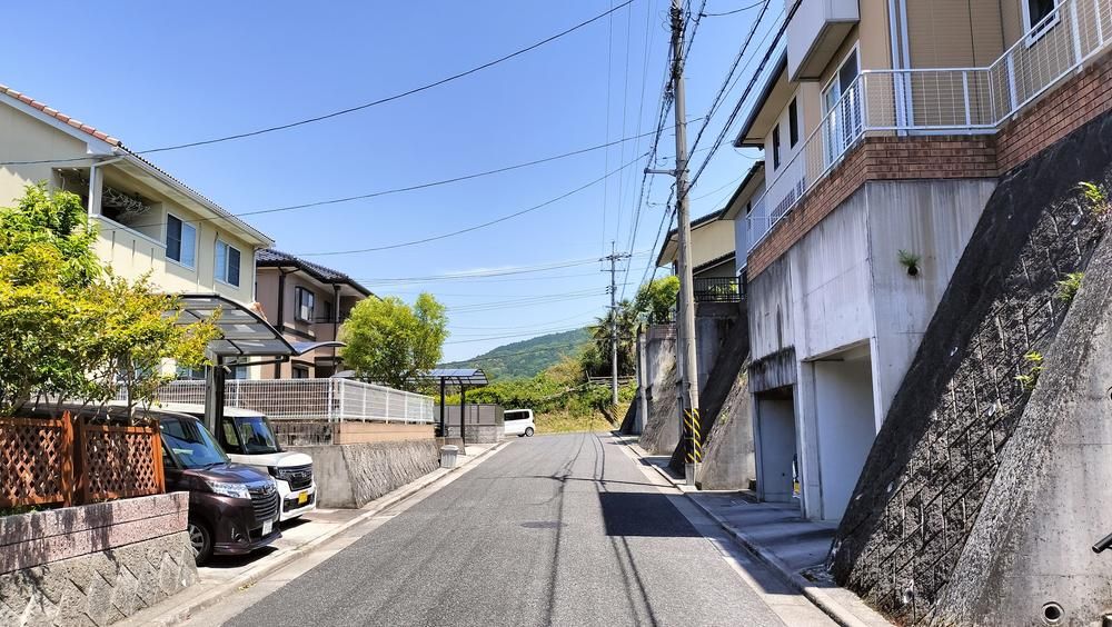 4LDK House for Sale in Ochiai Minami, Asakita-ku, Hiroshima - Thumbnail 4