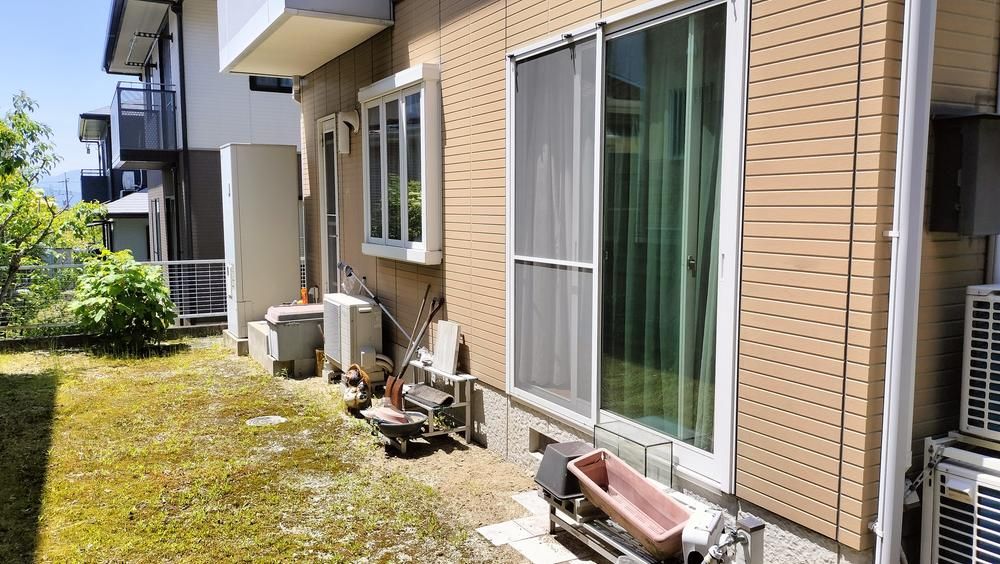 4LDK House for Sale in Ochiai Minami, Asakita-ku, Hiroshima - Thumbnail 2
