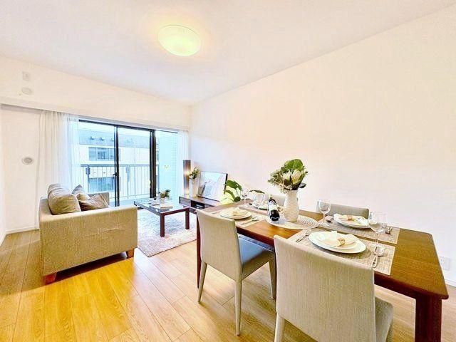 Renovated 3LDK Apartment for Sale in Kawasaki Saiwai Ward - Thumbnail 2